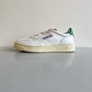 Autry Medalist Low Leather White / Green (Women)